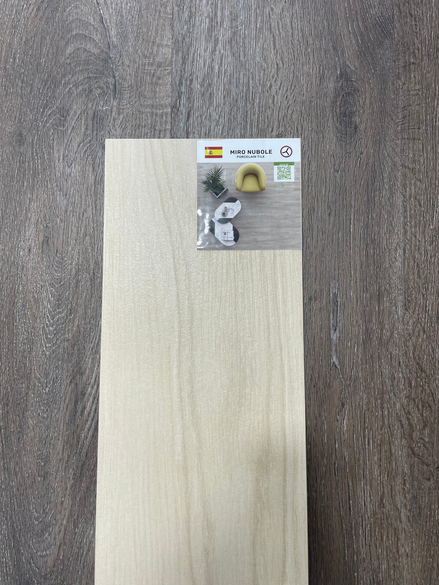 MIRO NUBOLE Tile