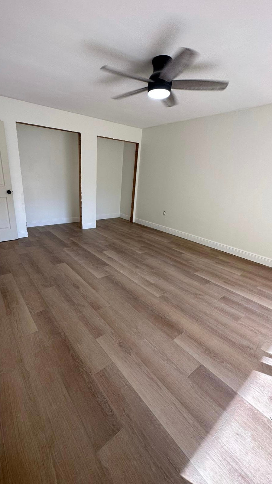 EDGEWATER Luxury Vinyl Floor