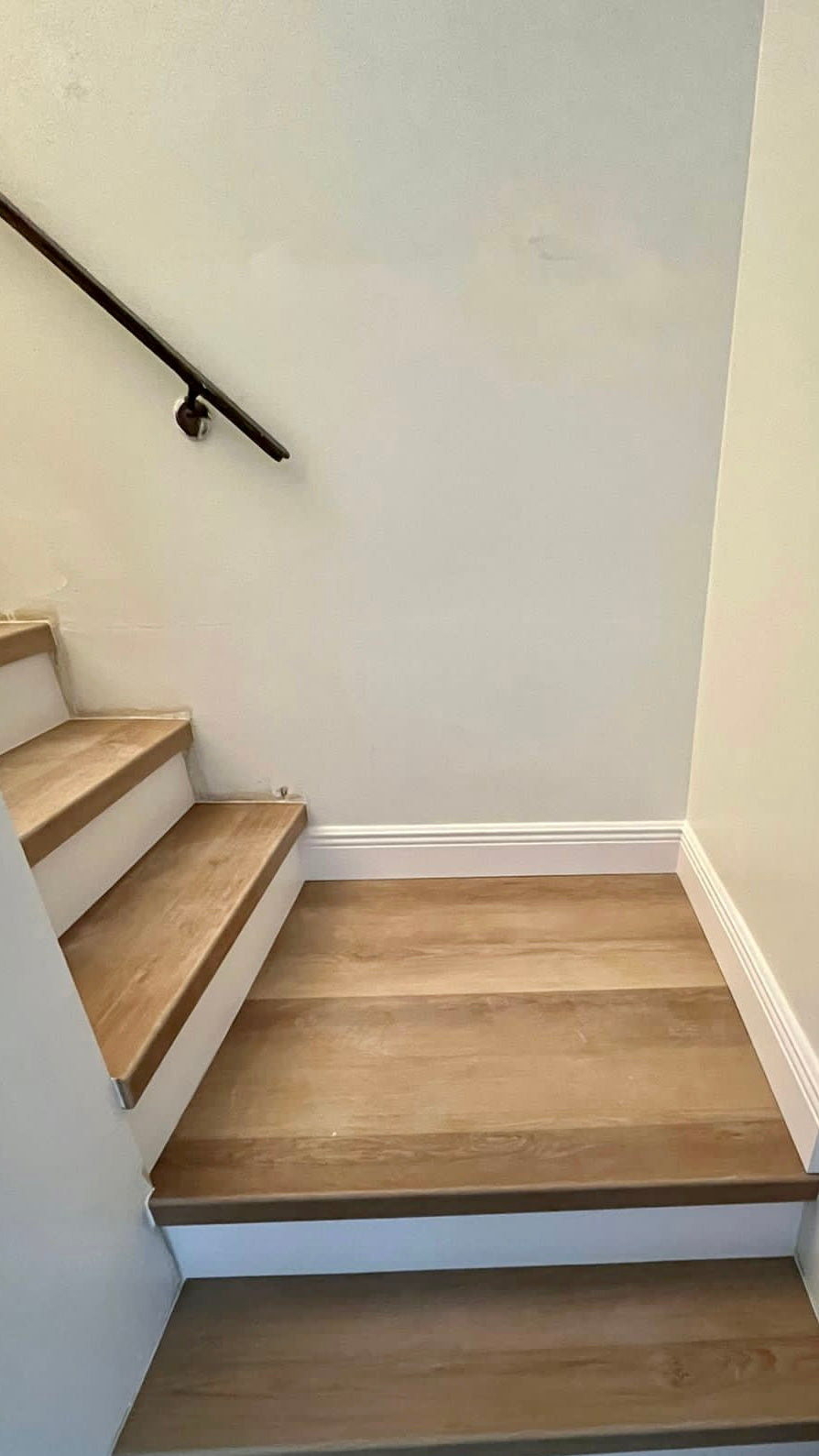 EDGEWATER Luxury Vinyl Floor